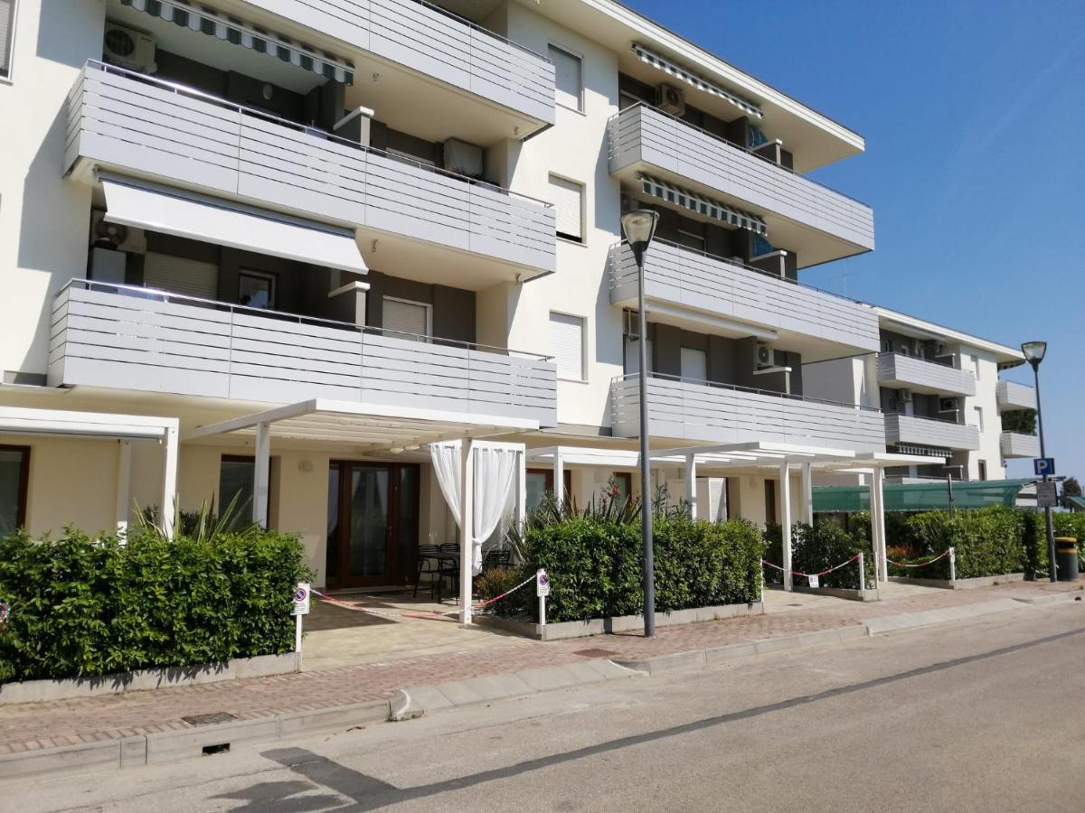 Condominio Diana Est- Gemini Μπιμπιόνε Εξωτερικό φωτογραφία