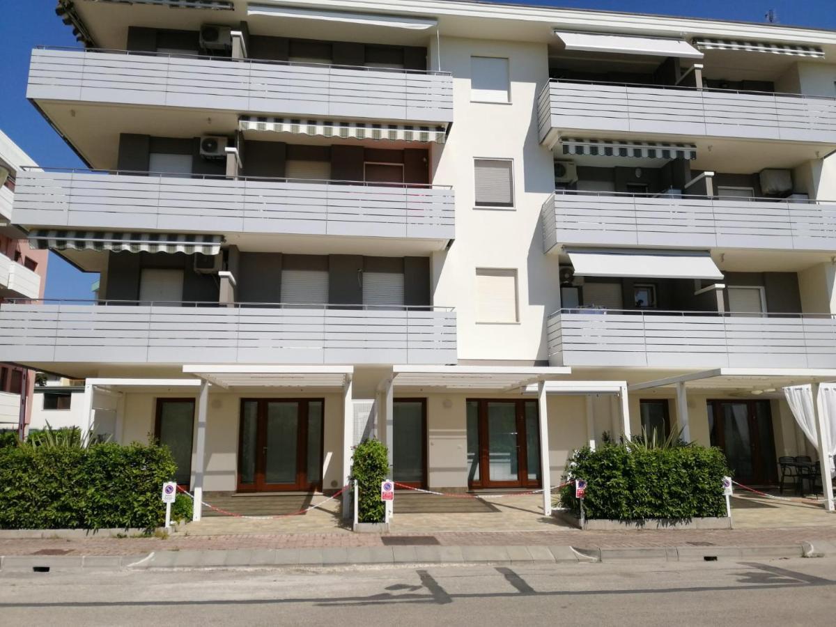 Condominio Diana Est- Gemini Μπιμπιόνε Εξωτερικό φωτογραφία